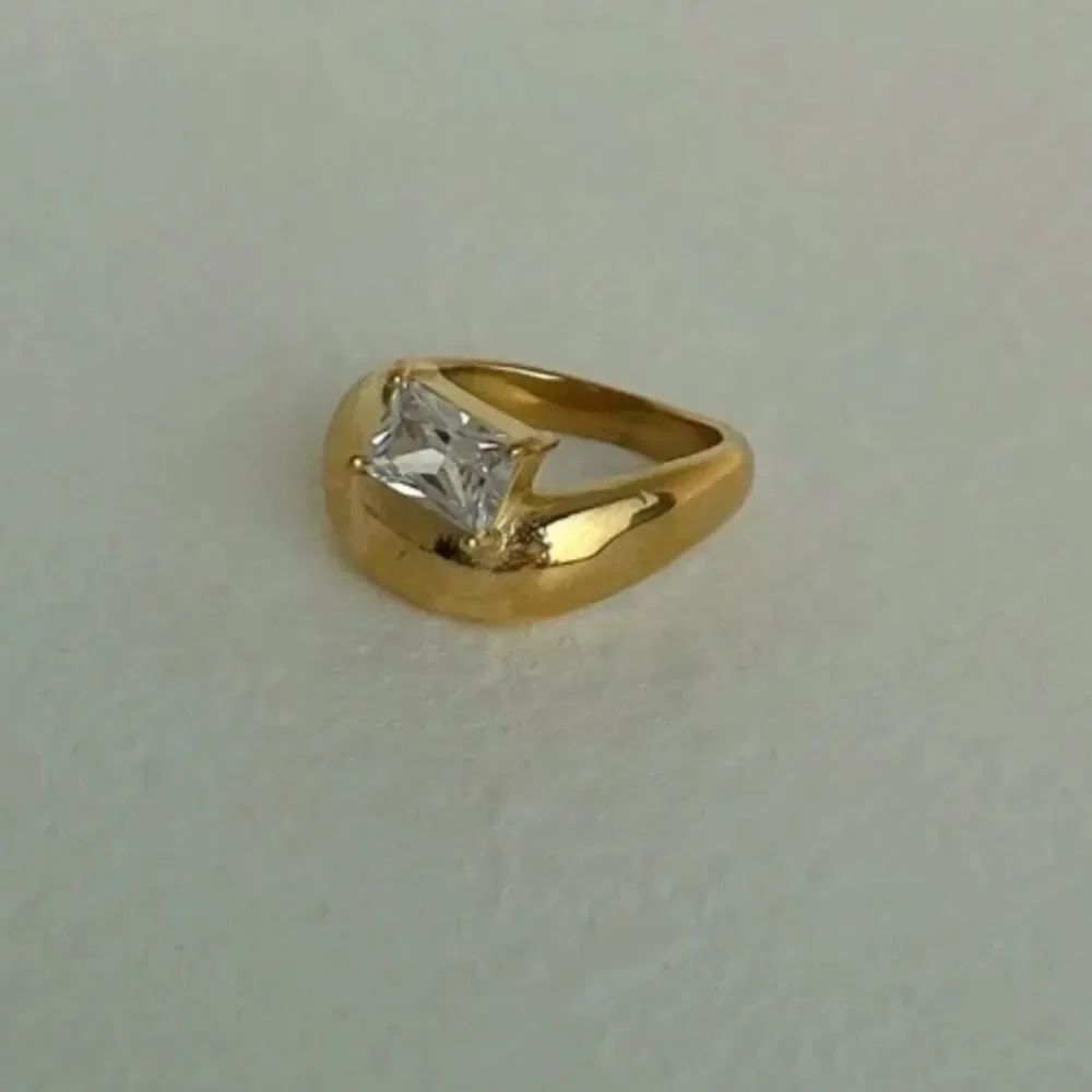 Vintage style ring N637